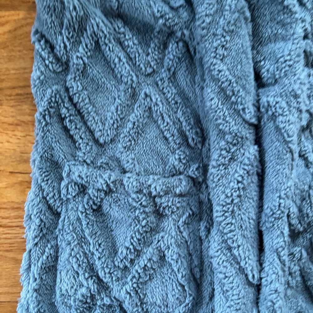 Koolaburra by Ugg Embossed Sherpa Fleece Vest Women’s Sz XS Storm Blue Cabincore - Picture 4 of 8